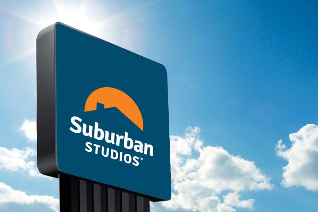 Suburban Studios Pueblo North 외부 사진